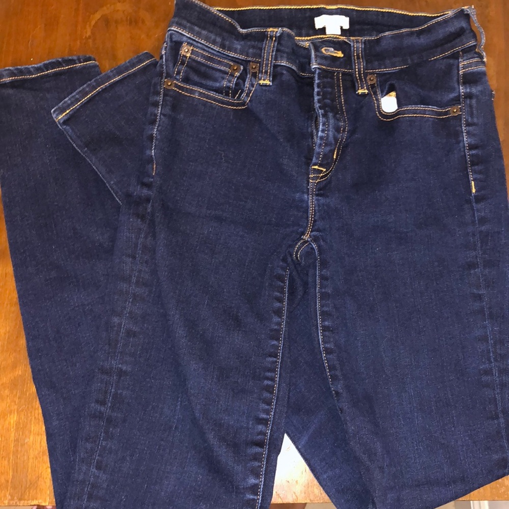 Dark Wash J Crew Stretch Skinny Jeans. Women’s size 24.